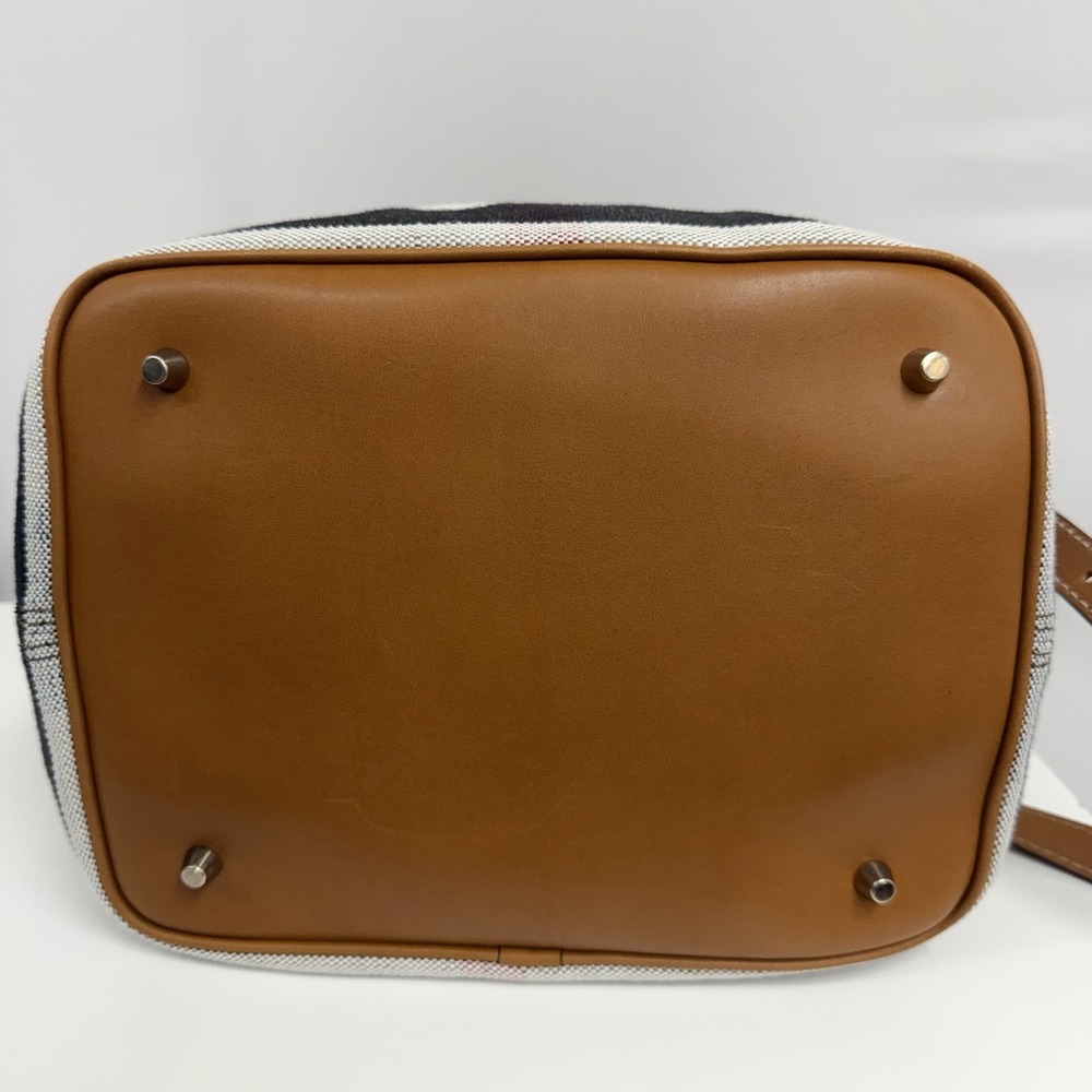 Burberry Medium Bucket Susanna Bag Purse Inner Pouch $695.00 Receipt Sleeper Bag - Picture 9 of 16